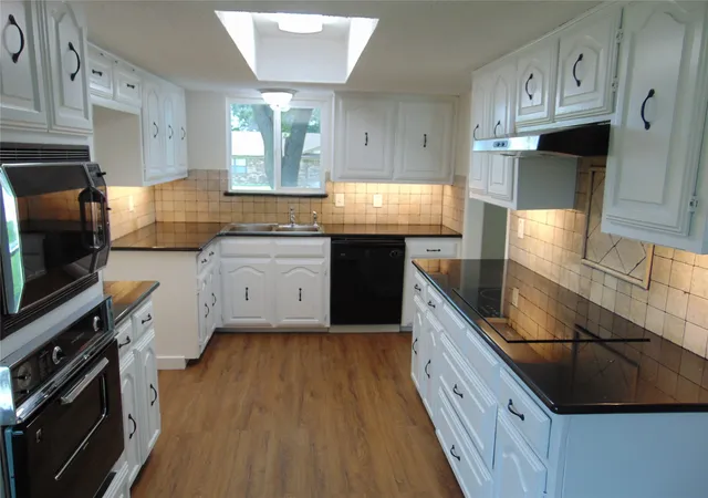 Photo 3 of Sale Pending at 3229 Kensington Dr, Mesquite, TX 75150 | MLS# 21201624 | Listing updated on 2026-07-27