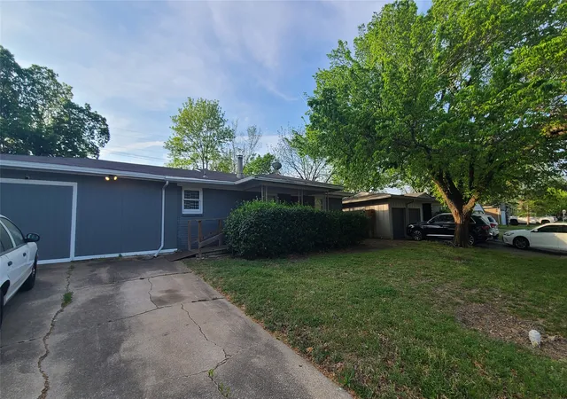 2nd image of 4653 Selkirk Dr, Fort Worth, TX 76109 | MLS# 21226446