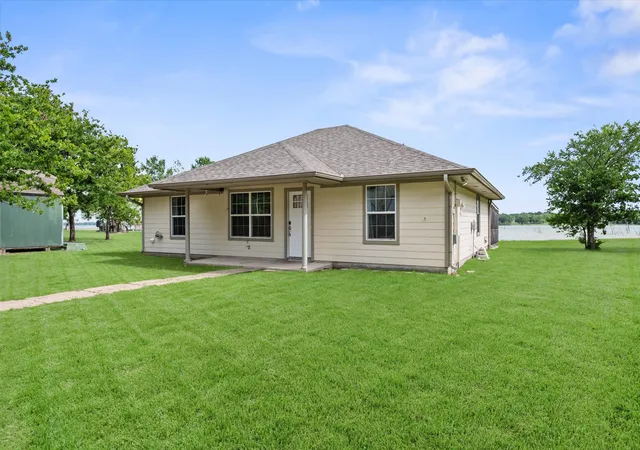 Photo 2 of Single family home for sale at 203 County Road 3124a, Corsicana, TX 75109 | MLS# 21218042 | Listing updated on 2026-09-23
