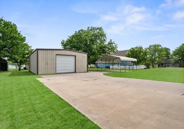 Photo 3 of Single family home for sale at 203 County Road 3124a, Corsicana, TX 75109 | MLS# 21218042 | Listing updated on 2026-09-23