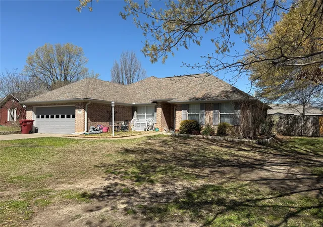 Homes for sale in Bonham, TX | 809 Martin St, Bonham, TX 75418 | MLS# 21225451