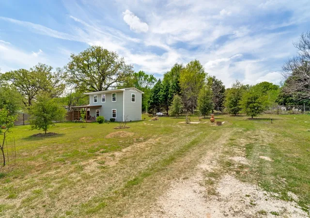 Photo 2 of Single family home for sale at 7904 River Run, Granbury, TX 76049 | MLS# 21225004 | Listing updated on 2026-09-17