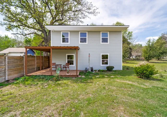 Photo 3 of Single family home for sale at 7904 River Run, Granbury, TX 76049 | MLS# 21225004 | Listing updated on 2026-09-17