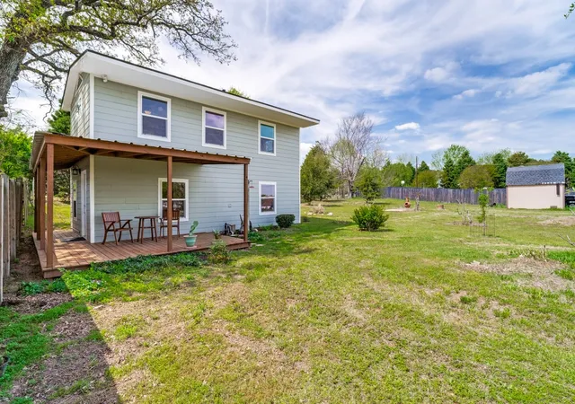 Photo 3 of Single family home for sale at 7904 River Run, Granbury, TX 76049 | MLS# 21225004 | Listing updated on 2026-09-17