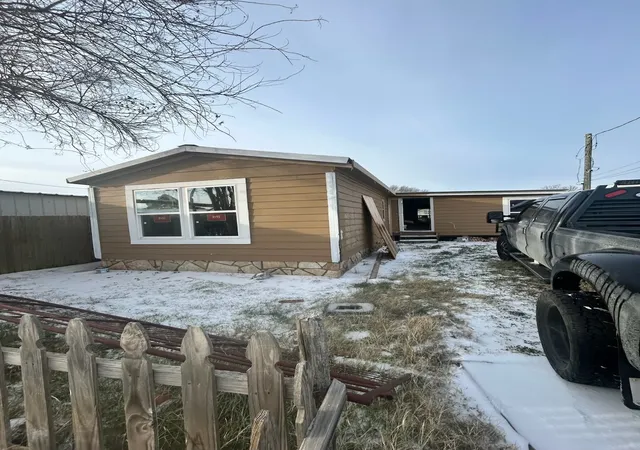 Photo 1 of Manufactured home for sale at 6614 Ashley Ct, Granbury, TX 76049 | MLS# 21226804 | Listing updated on 2026-08-25