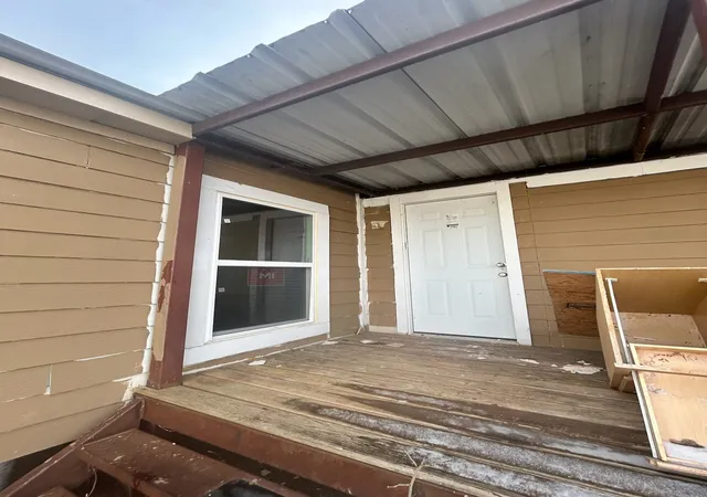 Photo 3 of Manufactured home for sale at 6614 Ashley Ct, Granbury, TX 76049 | MLS# 21226804 | Listing updated on 2026-08-25
