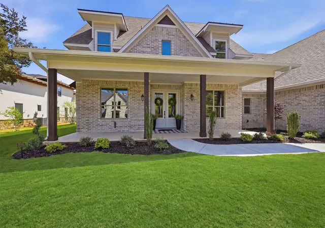 Photo 3 of Single family home for sale at 613 Coffee Cir, Pottsboro, TX 75076 | MLS# 21226823 | Listing updated on 2026-10-03