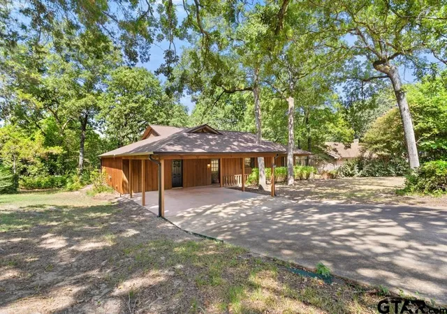 Homes for sale in Hideaway, TX | 522 Woodside Dr, Hideaway, TX 75771 | MLS# 21226939