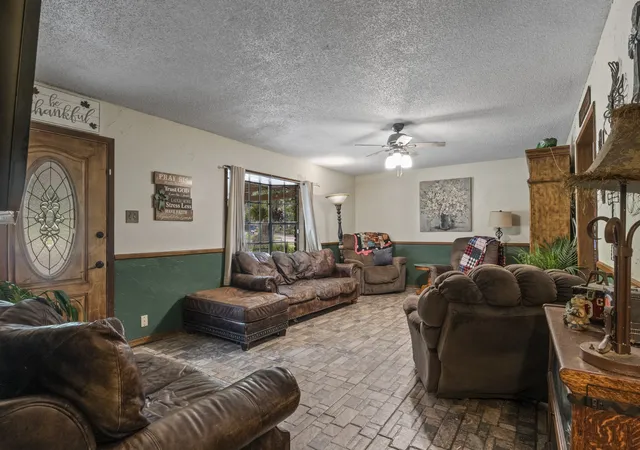 Homes for sale in Mt Pleasant, TX | 504 E 3Rd, Mt Pleasant, TX 75455 | MLS# 21223417