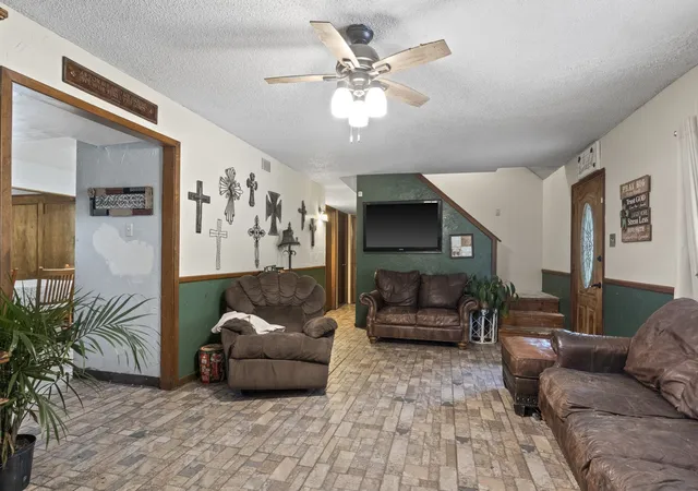 Homes for sale in Mt Pleasant, TX | 504 E 3Rd, Mt Pleasant, TX 75455 | MLS# 21223417