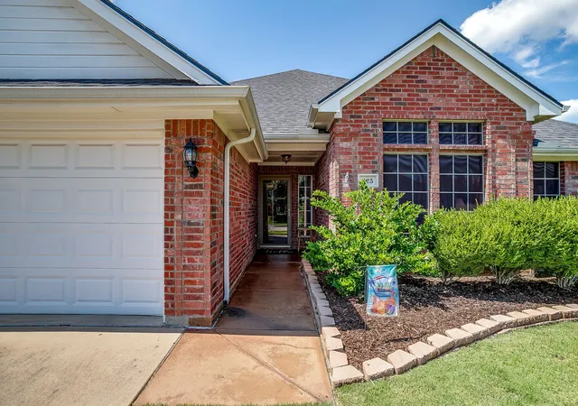 Homes for sale in Burleson, TX | 725 Snapper Dr, Burleson, TX 76028 | MLS# 21227080