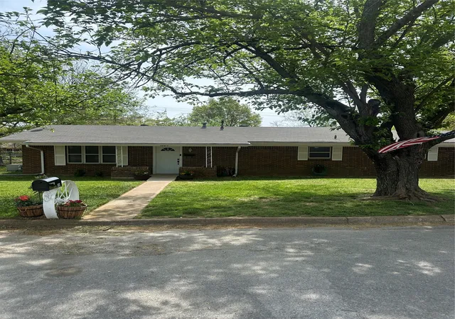Homes for sale in Bowie, TX | 1207 Pebble Street Street, Bowie, TX 76230 | MLS# 21227160