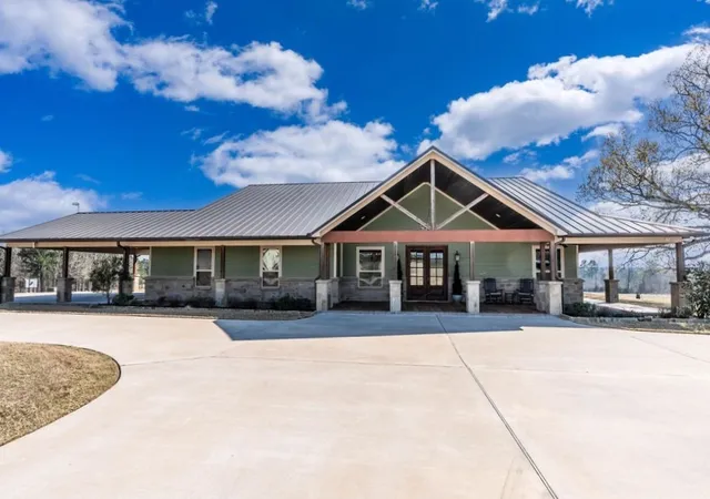 1st image of 401 An County Road 138, Elkhart, TX 75839 | MLS# 21227181