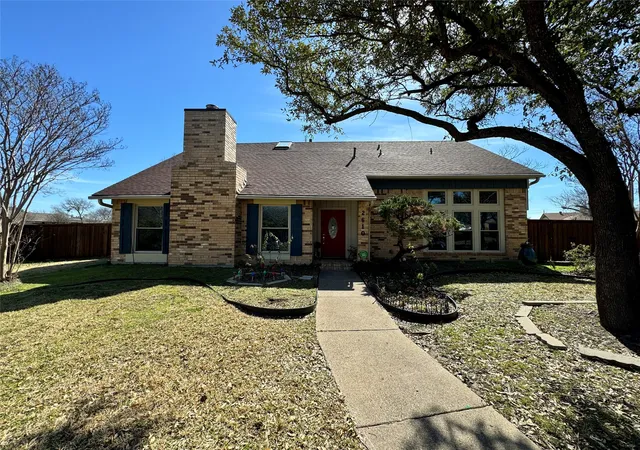Homes for sale in Carrollton, TX | 2610 Fallcreek Cir, Carrollton, TX 75006 | MLS# 21227243