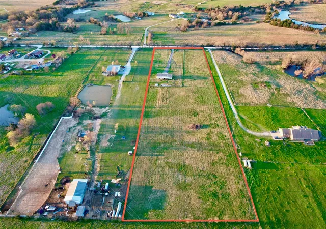 Photo 1 of Land for sale at 771 County Road 121, Gainesville, TX 76240 | MLS# 21225242 | Listing updated on 2026-09-16
