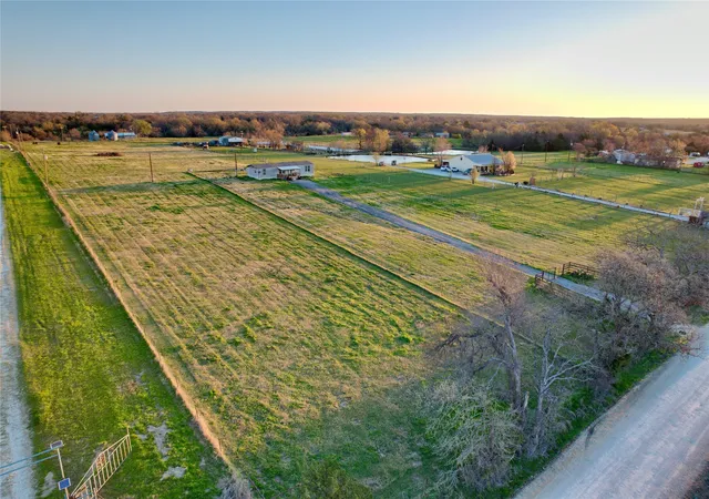 Photo 3 of Manufactured home for sale at 771 Cr 121, Gainesville, TX 76240 | MLS# 21226263 | Listing updated on 2026-09-16