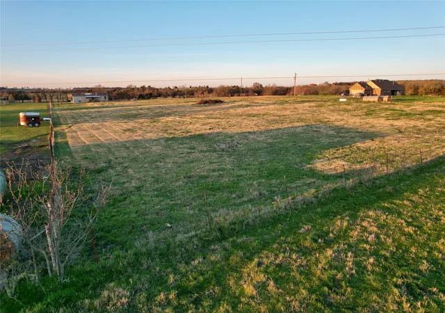 Photo 4 of Manufactured home for sale at 771 Cr 121, Gainesville, TX 76240 | MLS# 21226263 | Listing updated on 2026-09-16