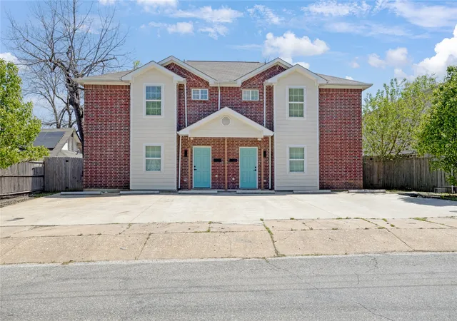 Photo 1 of Multi family home for sale at 216 & 218 E Cherry St, Sherman, TX 75090 | MLS# 21227278 | Listing updated on 2026-09-24