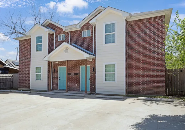 Photo 2 of Multi family home for sale at 216 & 218 E Cherry St, Sherman, TX 75090 | MLS# 21227278 | Listing updated on 2026-09-24