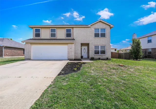 Photo 2 of Single family home for sale at 316 Spurlock Dr, Krum, TX 76249 | MLS# 21226285 | Listing updated on 2026-07-17