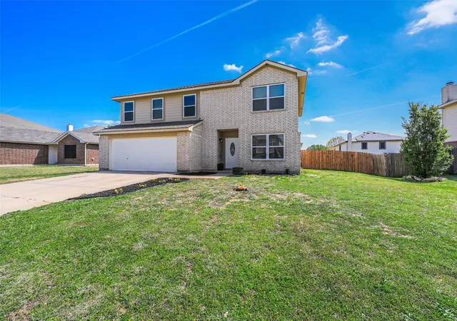 Photo 3 of Single family home for sale at 316 Spurlock Dr, Krum, TX 76249 | MLS# 21226285 | Listing updated on 2026-07-17