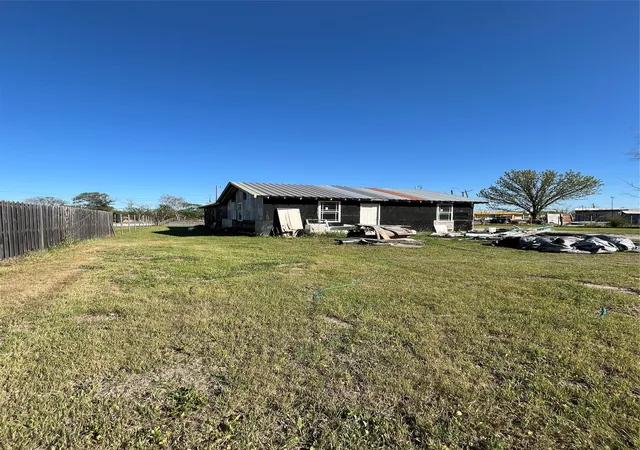 Homes for sale in Mexia, TX | 258 S Martin Luther King Jr Hwy Hwy, Mexia, TX 76667 | MLS# 21227401