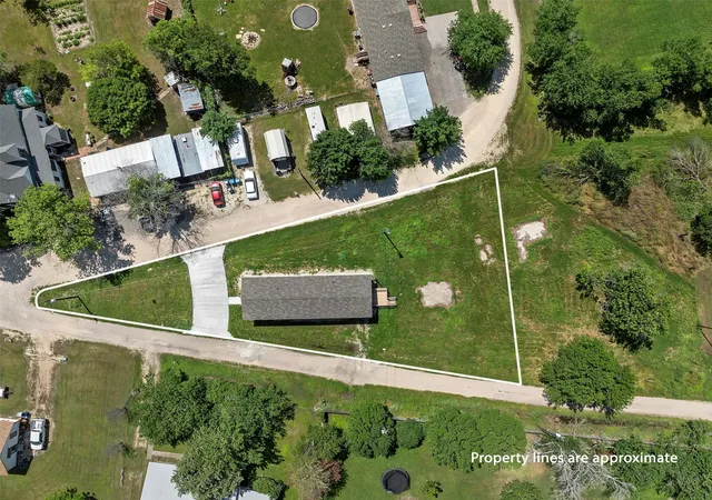 Homes for sale in Mount Calm, TX | 202 N 6Th St, Mount Calm, TX 76673 | MLS# 21227419