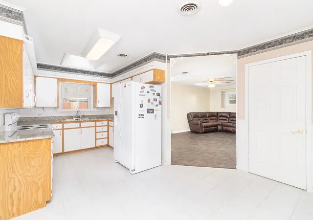 Photo 3 of Sale Pending at 2102 S High St, Brady, TX 76825 | MLS# 21227406 | Listing updated on 2026-08-24