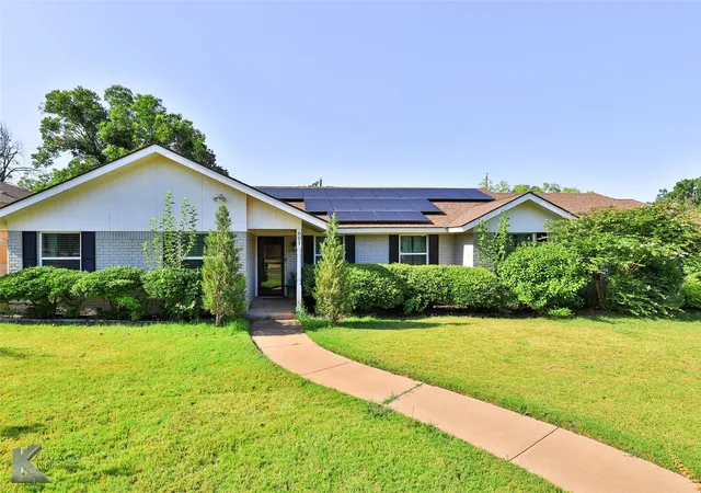 Photo 1 of Single family home for sale at 801 Piedmont Dr, Abilene, TX 79601 | MLS# 21220120 | Listing updated on 2026-10-07