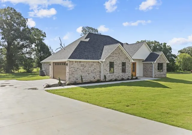 Homes for sale in Tyler, TX | 13830 Cedar Hill Ln, Tyler, TX 75704 | MLS# 21227445