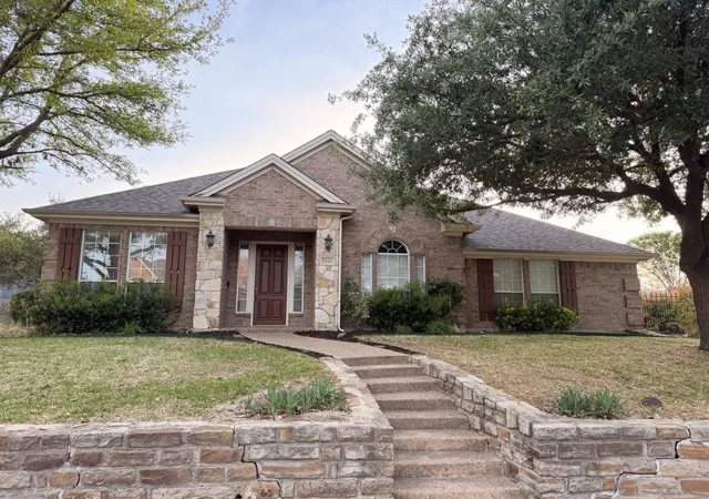 Photo 1 of Single family home for sale at 2185 Clubview Dr, Rockwall, TX 75087 | MLS# 21227145 | Listing updated on 2026-07-23