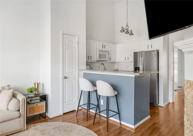 3rd image of 4800 W Lovers Ln #312, Dallas, TX 75209 | MLS# 21226896