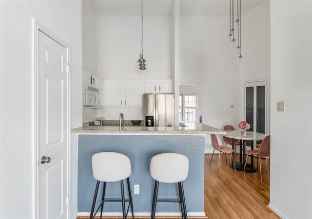 4th image of 4800 W Lovers Ln #312, Dallas, TX 75209 | MLS# 21226896