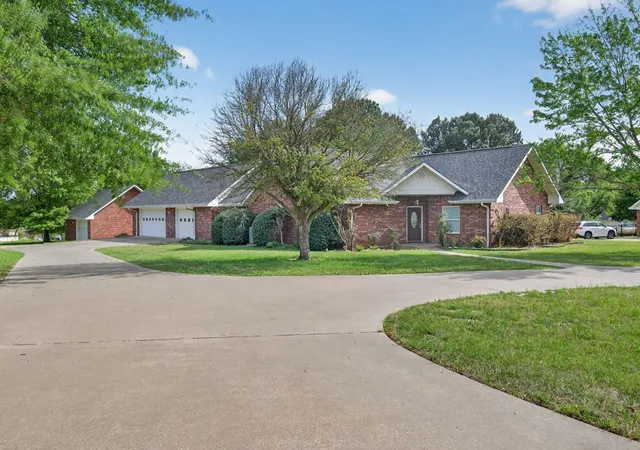 Photo 2 of Single family home for sale at 2436 Lakefront Shores Rd, Athens, TX 75752 | MLS# 21227590 | Listing updated on 2026-08-27