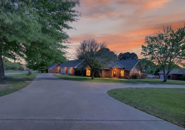 Photo 4 of Single family home for sale at 2436 Lakefront Shores Rd, Athens, TX 75752 | MLS# 21227590 | Listing updated on 2026-08-27
