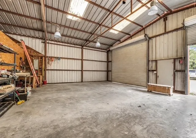 Photo 3 of Sale Pending at 261 Windmill Ln, Waco, TX 76705 | MLS# 21223722 | Listing updated on 2026-10-07