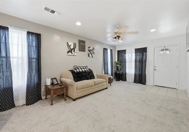 Photo 3 of Single family home for sale at 112 Willbanks Ln, Boyd, TX 76023 | MLS# 21225574 | Listing updated on 2026-07-25