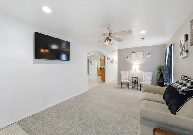 Photo 4 of Single family home for sale at 112 Willbanks Ln, Boyd, TX 76023 | MLS# 21225574 | Listing updated on 2026-07-25