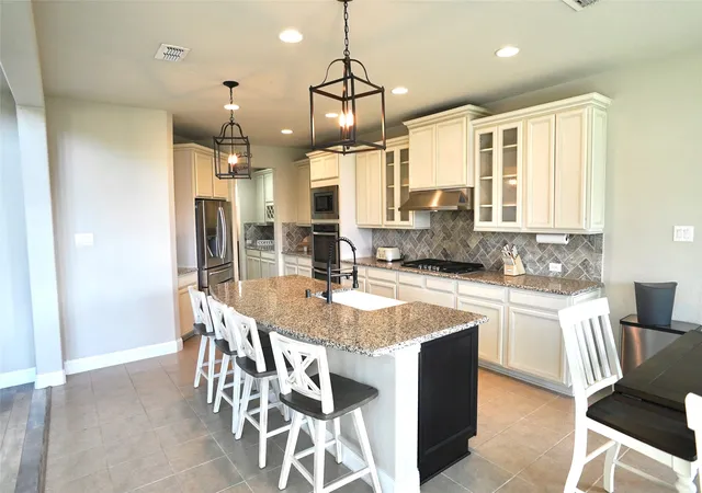 Photo 4 of Single family home for sale at 1013 Indian Grass Ln, Argyle, TX 76226 | MLS# 21216929 | Listing updated on 2026-07-17