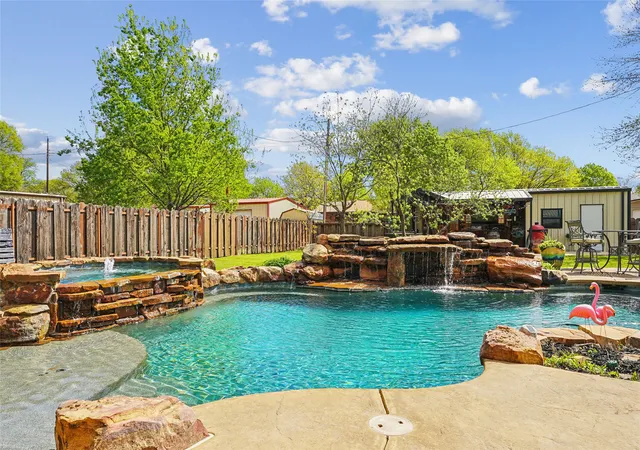Homes for sale in Muenster, TX | 908 N Maple St, Muenster, TX 76252 | MLS# 21225861