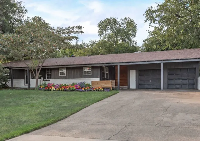 Photo 1 of Single family home for sale at 6555 Calmont Ave, Fort Worth, TX 76116 | MLS# 21219796 | Listing updated on 2026-07-22