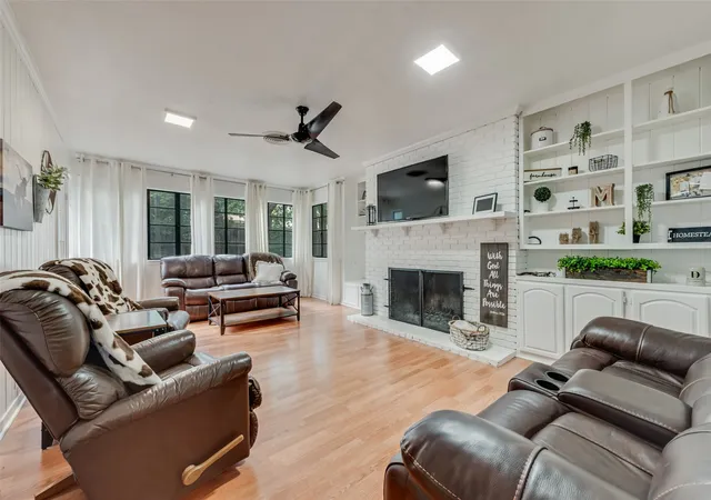 Photo 2 of Single family home for sale at 6555 Calmont Ave, Fort Worth, TX 76116 | MLS# 21219796 | Listing updated on 2026-07-22