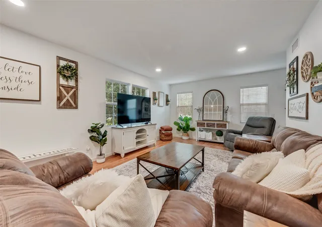 Photo 3 of Single family home for sale at 6555 Calmont Ave, Fort Worth, TX 76116 | MLS# 21219796 | Listing updated on 2026-07-22
