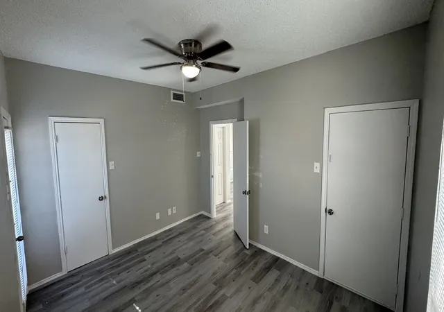 Photo 4 of House for sale at 3209 Norwalk Ave, Dallas, TX 75220 | MLS# 21227705 | Listing updated on 2026-09-22