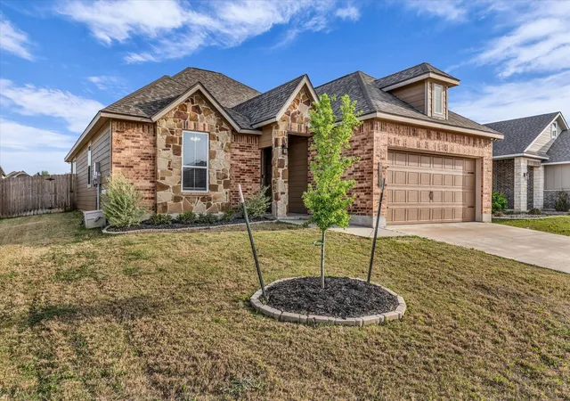 Photo 2 of Single family home for sale at 7008 Llano Dr, China Spring, TX 76633 | MLS# 21227727 | Listing updated on 2026-10-03