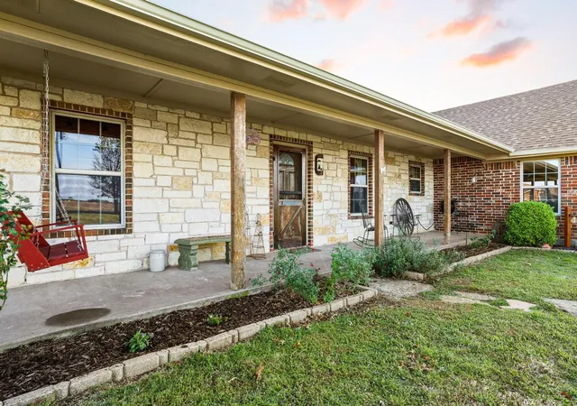 Homes for sale in Leonard, TX | 420 County Road 4825, Leonard, TX 75452 | MLS# 21227459