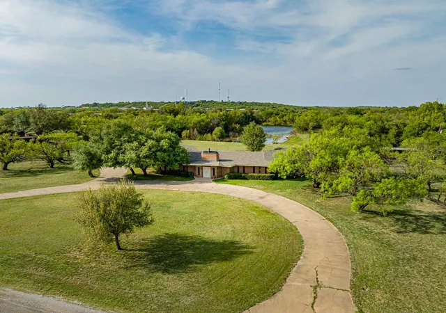 Homes for sale in Breckenridge, TX | 4 Chaparral Ln, Breckenridge, TX 76424 | MLS# 21193986