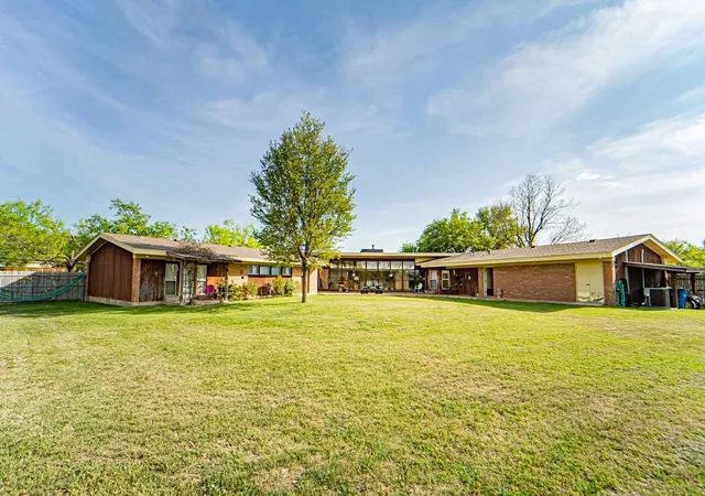 Homes for sale in Breckenridge, TX | 4 Chaparral Ln, Breckenridge, TX 76424 | MLS# 21193986