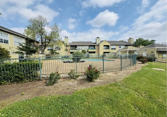 Listing Photo 1 - Condo for sale in building located at 4113 Esters Rd, Irving, TX 75038 - Unit #603