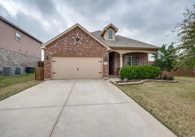Homes for sale in Krum, TX | 5100 Crystal Lake Ave, Krum, TX 76249 | MLS# 21227192